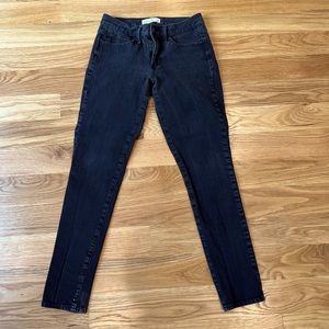 Black washed GAP 26R true skinny jeans, preowned